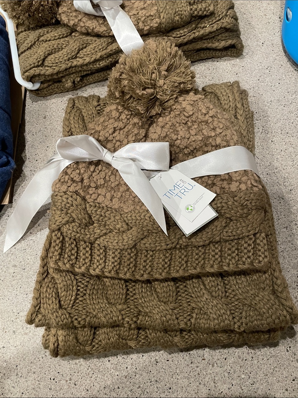 Time and Tru cable knit pattern scarf and a pom-pom hat -NWT